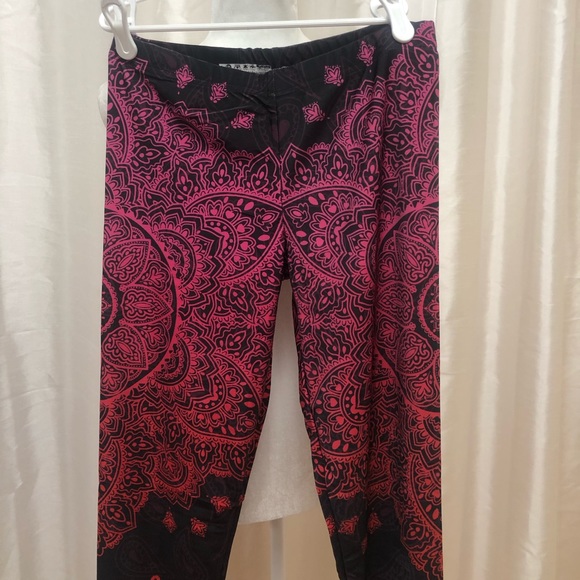 ❗️BOGO❗️Women’s leggings - Picture 5 of 7